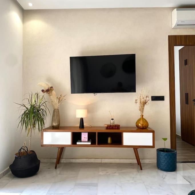 2 Bed With Rooftop Pool & Gym Downtown Marrakech Appartement