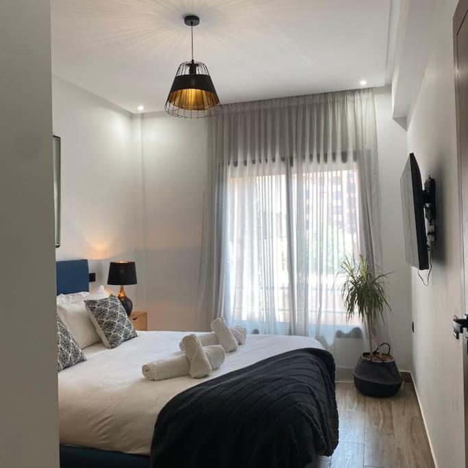 2 Bed With Rooftop Pool & Gym Downtown Marrakech Appartement *
