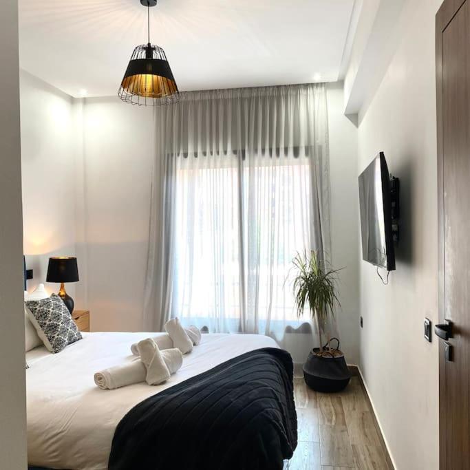 2 Bed With Rooftop Pool & Gym Downtown Marrakech *